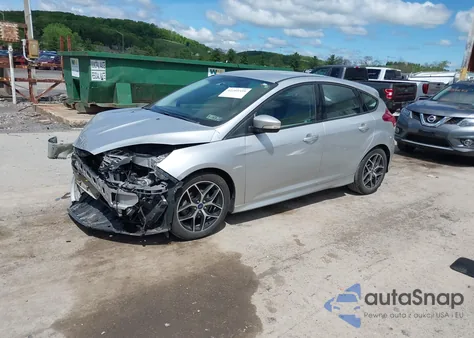 2016 Ford Focus Se z USA, uszkodzony, nr VIN 1FADP3K25GL266254